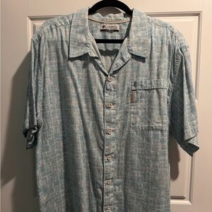 Columbia Light Blue Casual Button Down Shirt